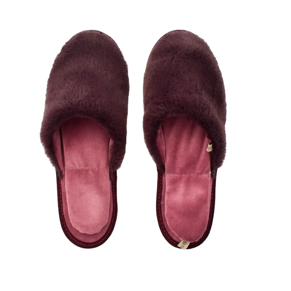 Pantuss aromatherapy slippers in purple, women's size 6.5-7.5. Warm them up! NEW